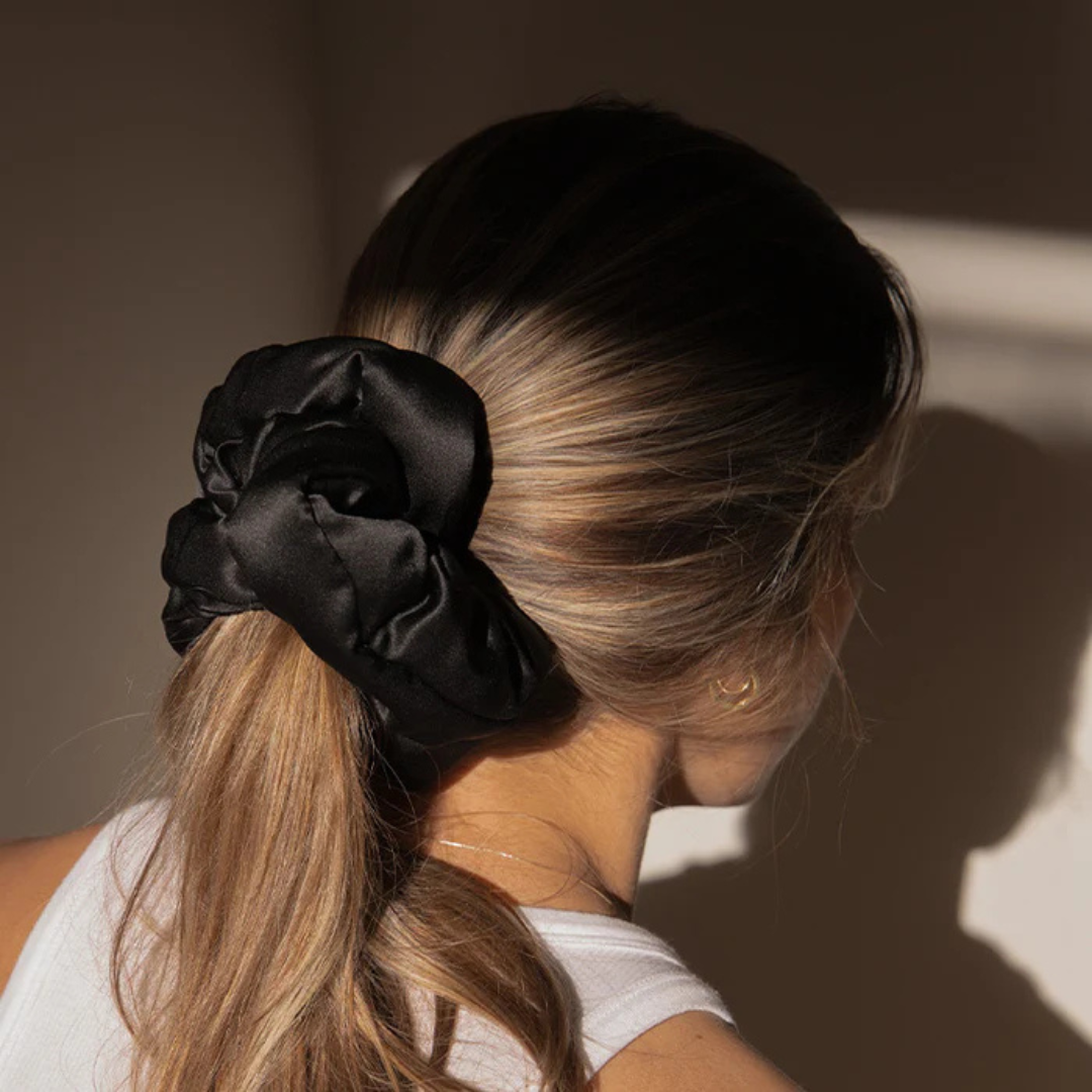 Large Silk Scrunchie Schwarz